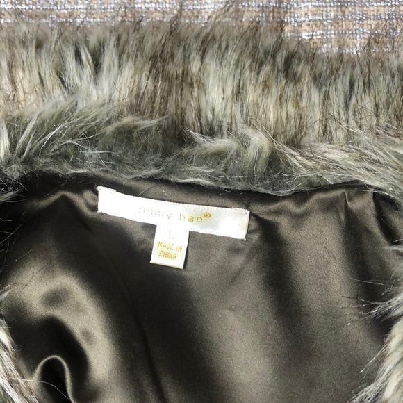 JENNY HAN FAUX FUR VEST WOMENS SIZE LARGE - Picture 11 of 13